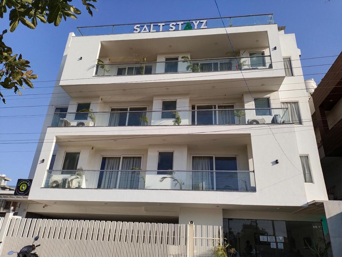 Saltstayz Sector 52 - Ardee City Mall Гургаон Экстерьер фото